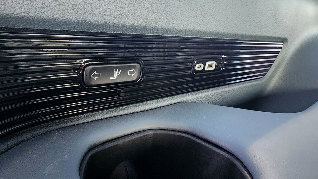 Used 2024 Jeep Grand Wagoneer L Series III w/ Rear Seat Video Group 1 AWD/4WD image 81