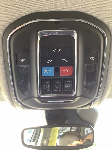 Certified 2023 Jeep Grand Cherokee Limited AWD/4WD image 29