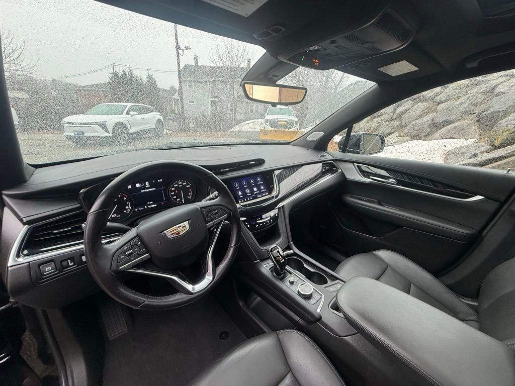 Used 2024 Cadillac XT6 Premium Luxury w/ Technology Package AWD/4WD image 15