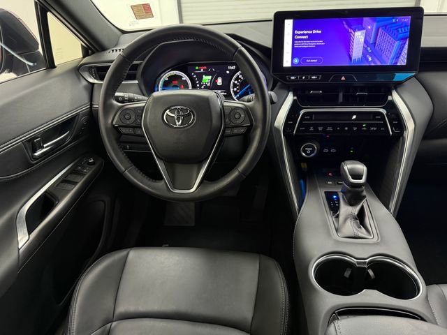 Used 2024 Toyota Venza XLE image 32