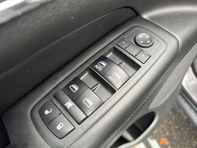 Used 2018 Jeep Grand Cherokee Limited w/ Luxury Group II image 11