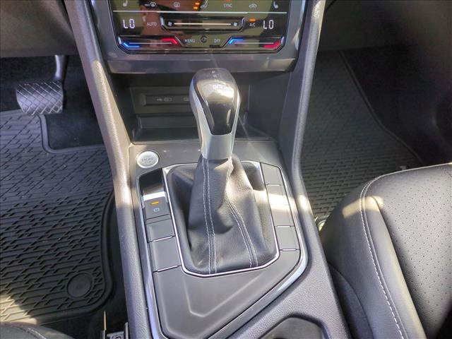 Used 2023 Volkswagen Tiguan SE w/ Panoramic Sunroof Package FWD image 12