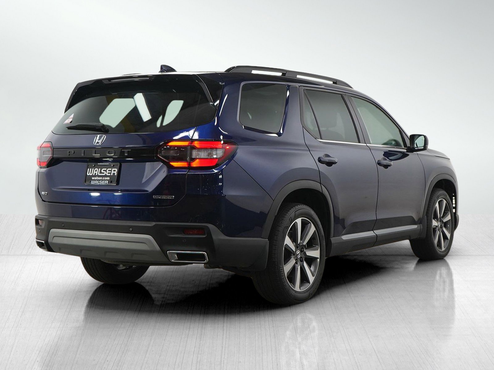 Used 2024 Honda Pilot Touring image 5