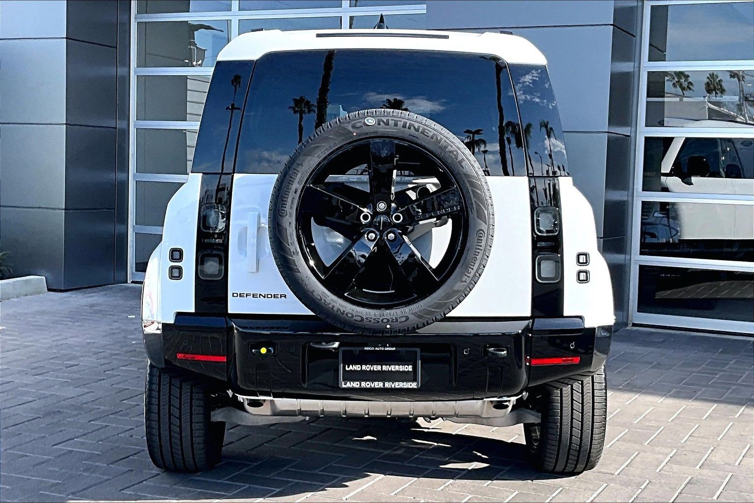 New 2026 Land Rover Defender 110 X-Dynamic SE image 4