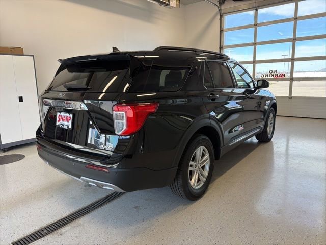 Used 2023 Ford Explorer XLT w/ Equipment Group 202A AWD/4WD image 8