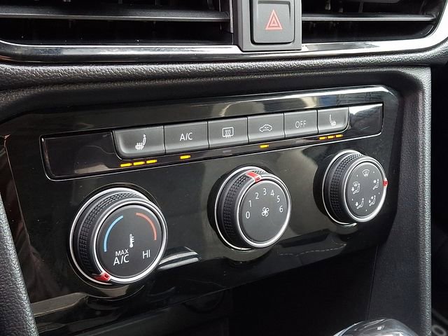 Certified 2023 Volkswagen Taos SE image 16