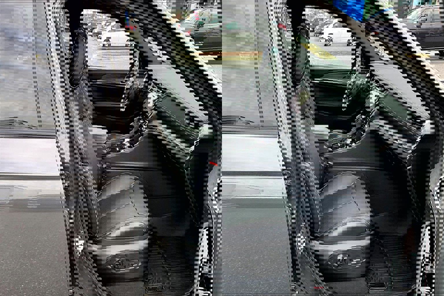 Used 2023 Jeep Grand Cherokee Overland image 7