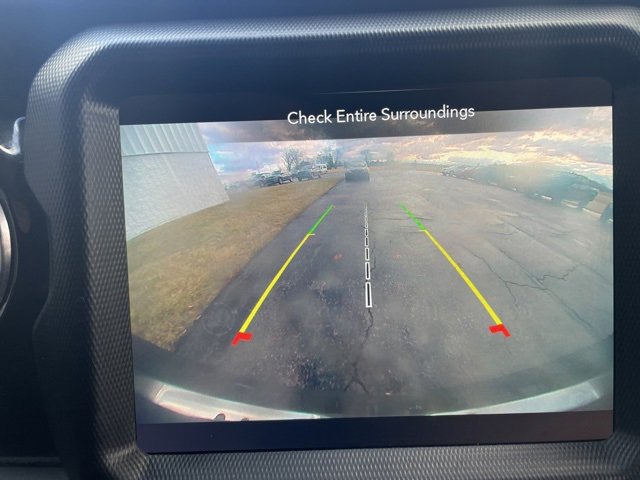 Used 2020 Jeep Wrangler Unlimited Sahara image 26