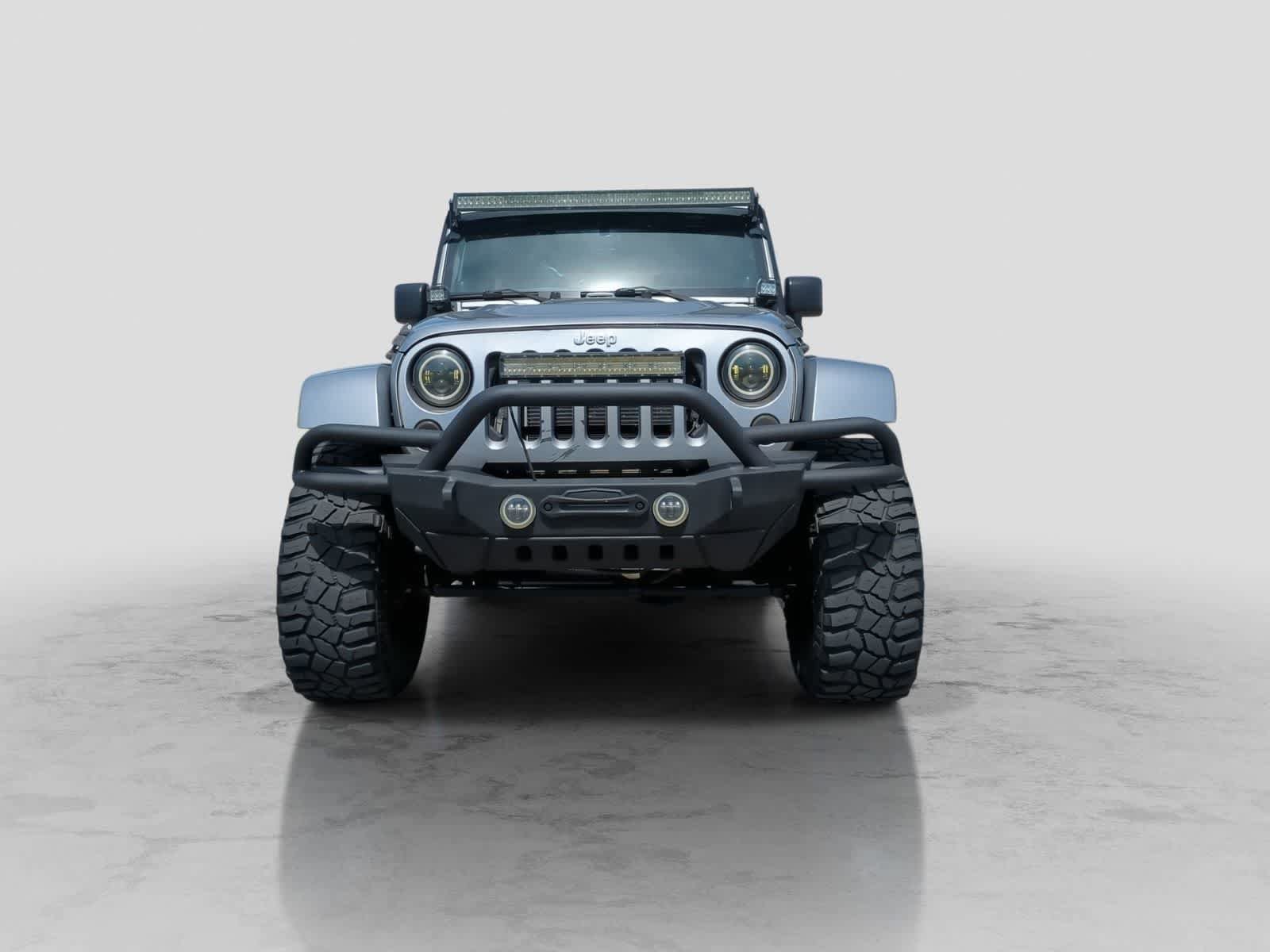 Used 2014 Jeep Wrangler Unlimited Sahara w/ Dual Top Group AWD/4WD image 3