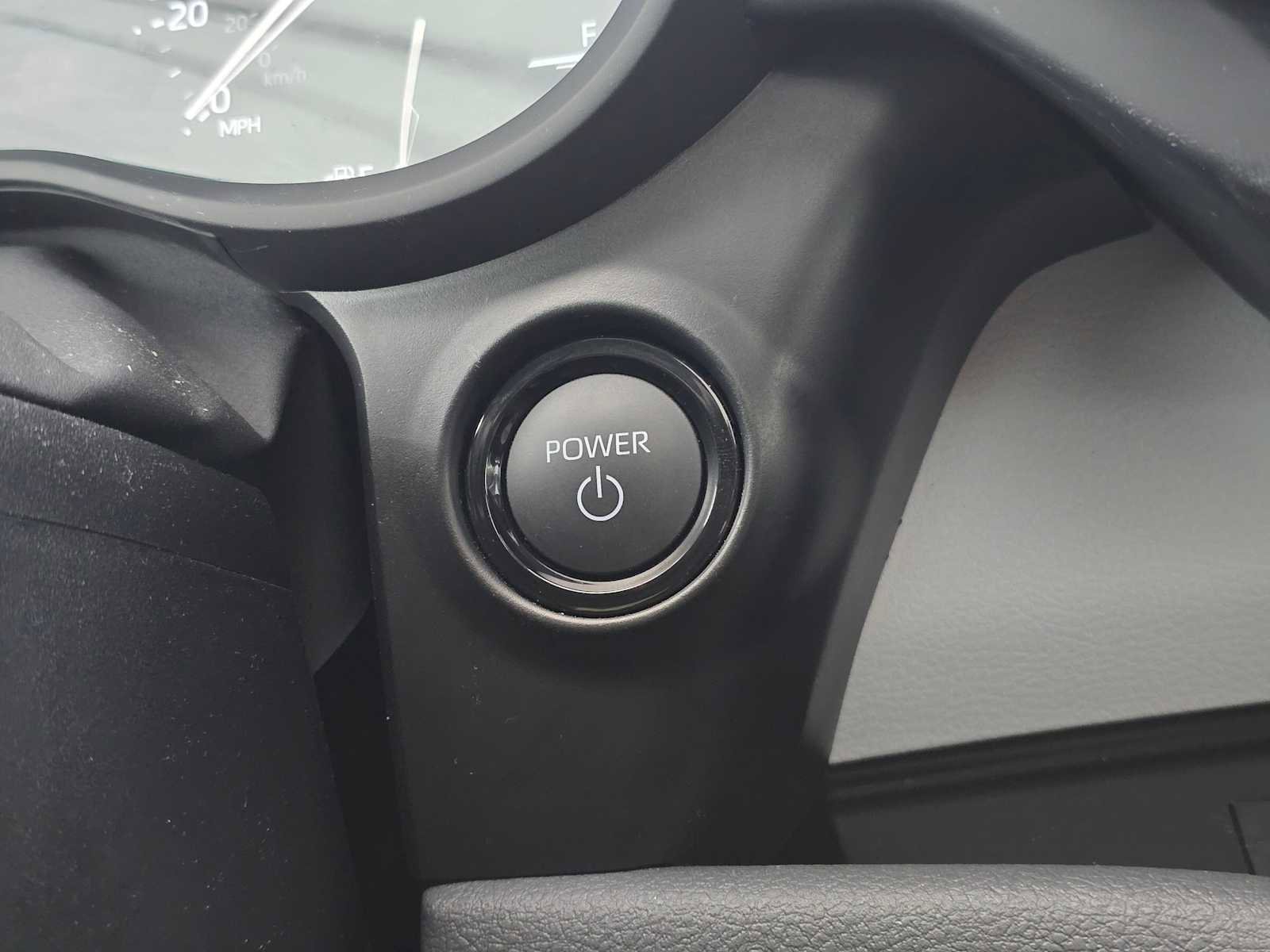 Used 2025 Toyota Sienna XLE image 35