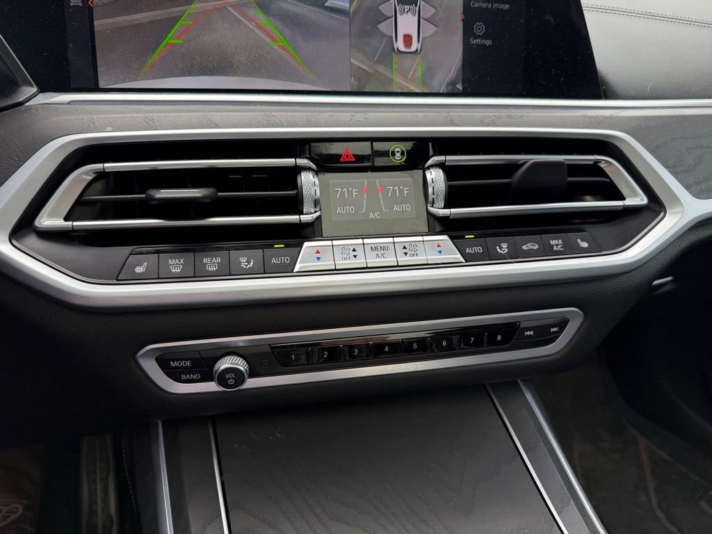 Used 2022 BMW X7 xDrive40i w/ M Sport Package AWD/4WD image 20