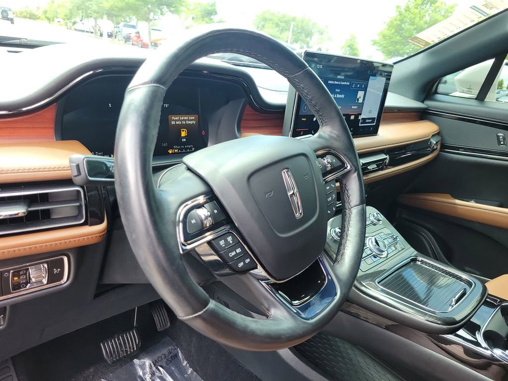 Used 2023 Lincoln Nautilus Reserve AWD/4WD image 15