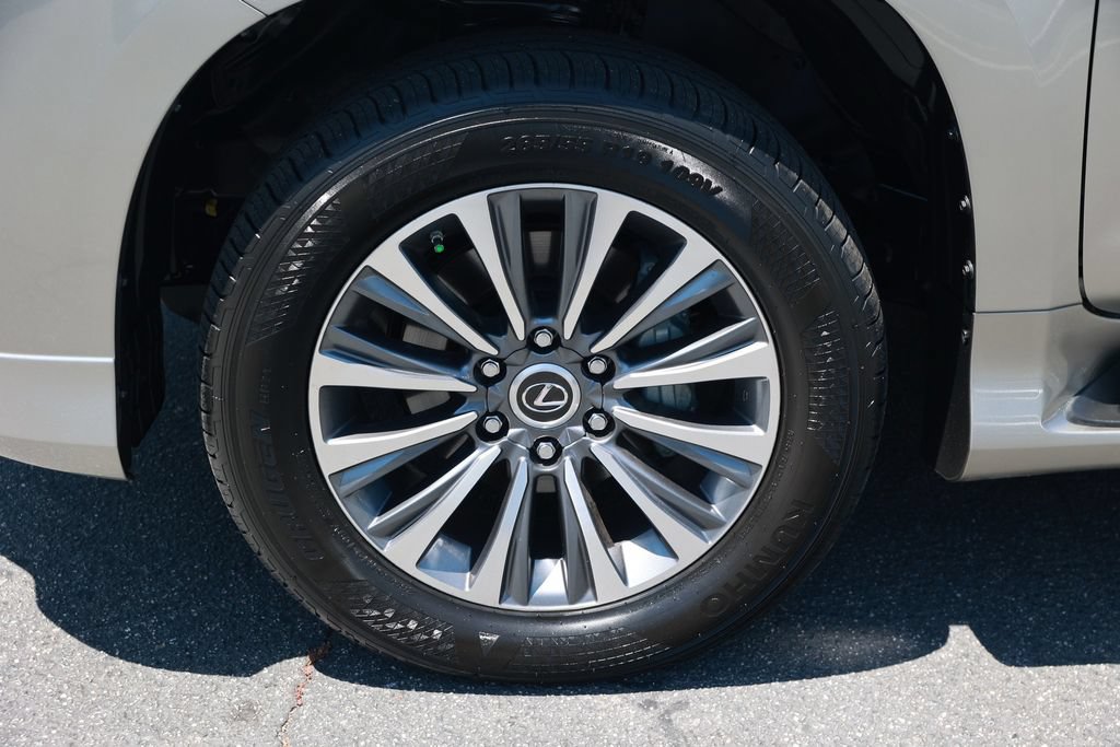 Used 2023 Lexus GX 460 Luxury w/ Off Road Package AWD/4WD image 12