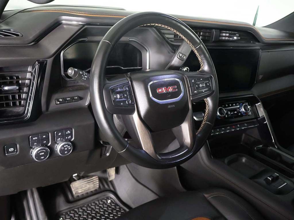 Used 2025 GMC Sierra 2500 AT4 w/ Technology Package AWD/4WD image 31