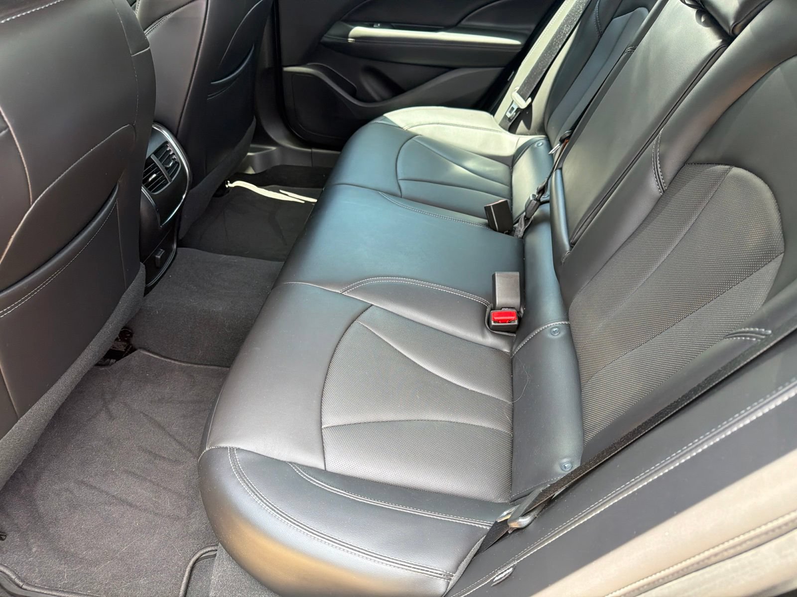 Used 2019 Buick LaCrosse Essence w/ Sun and Shade Package AWD/4WD image 4