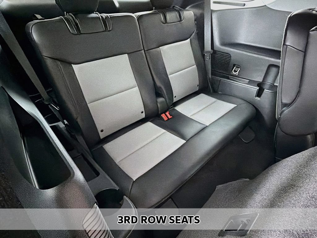 Used 2023 Ford Explorer XLT w/ Equipment Group 202A AWD/4WD image 7
