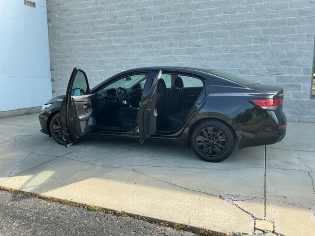Used 2020 Nissan Sentra S FWD image 16