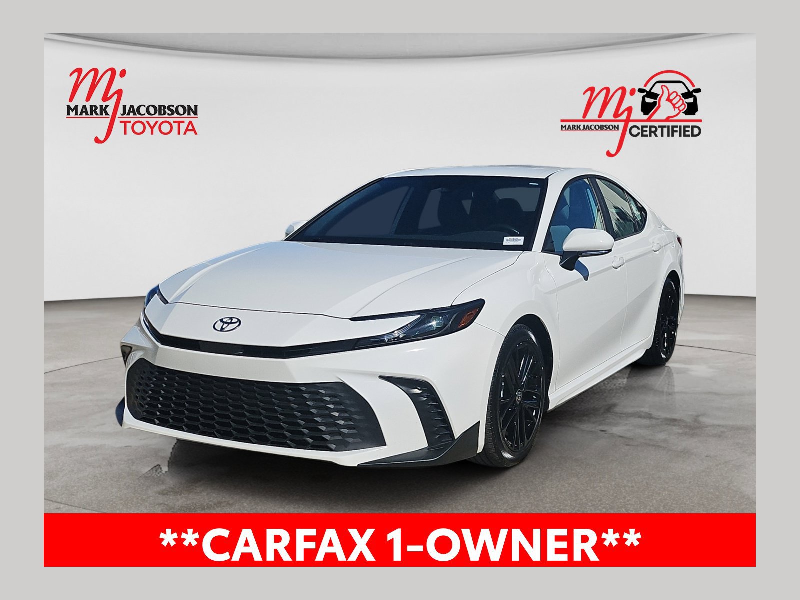 Used 2025 Toyota Camry SE FWD image 1