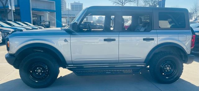 Used 2022 Ford Bronco Black Diamond image 6