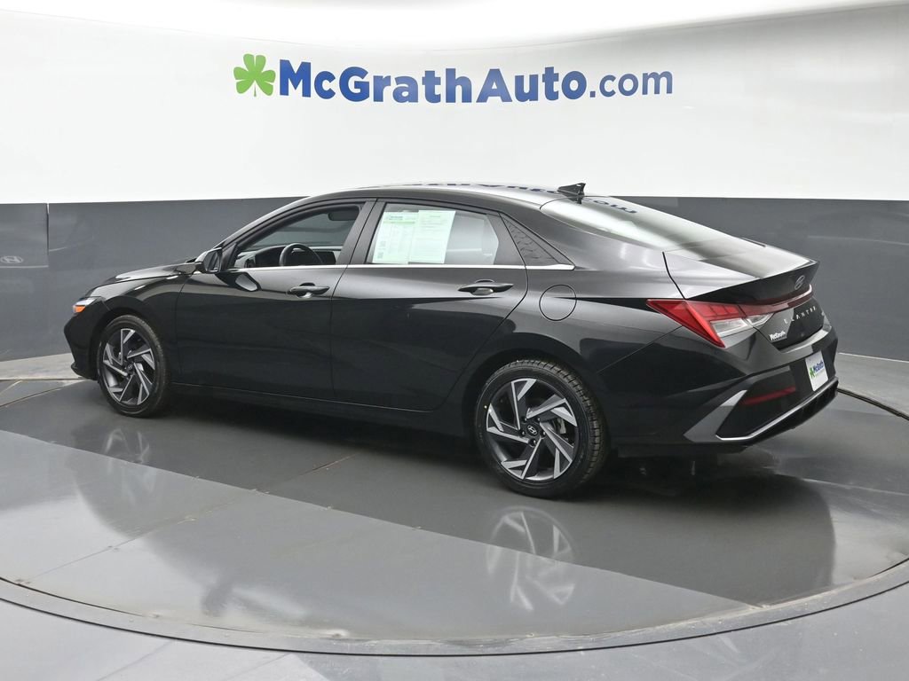 Used 2025 Hyundai Elantra Limited image 21