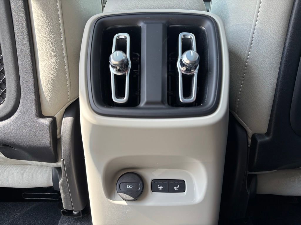 Certified 2023 Volvo XC40 B5 Plus w/ Driver Assist Package image 21