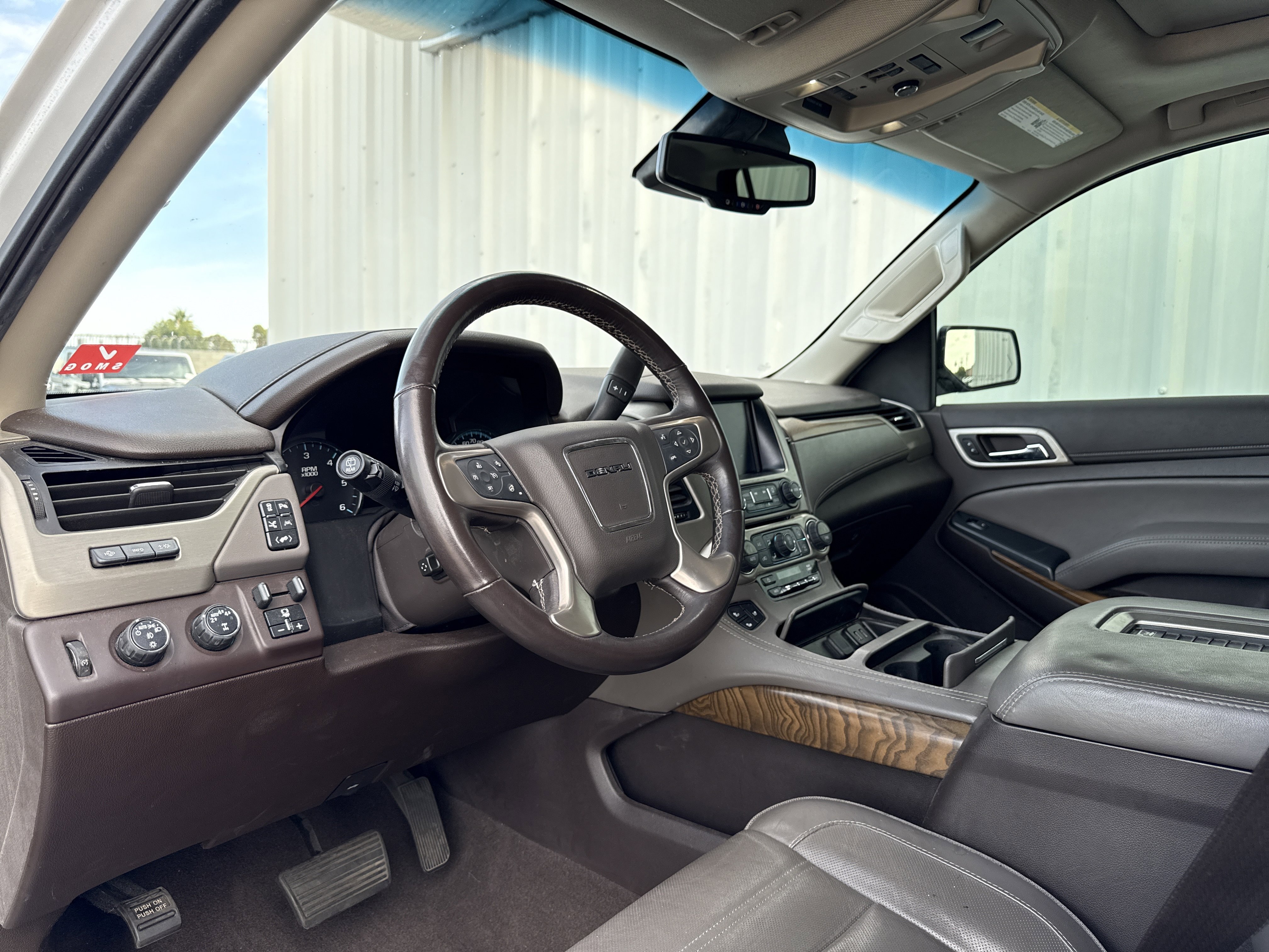 Used 2020 GMC Yukon Denali w/ Denali Ultimate Package image 12