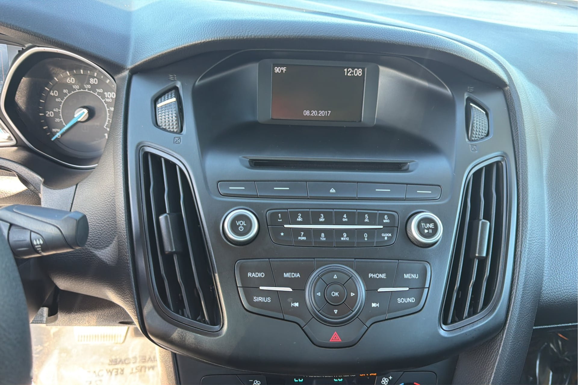 Used 2017 Ford Focus SE FWD image 25