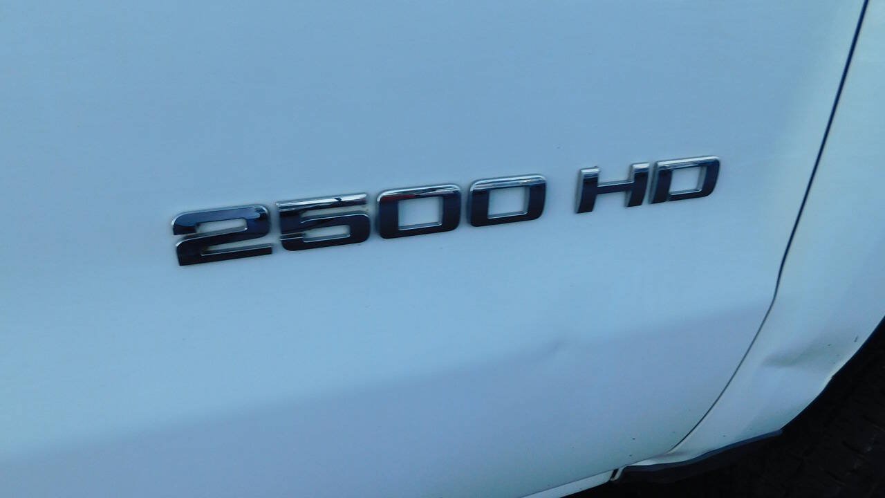Used 2018 Chevrolet Silverado 2500 W/T AWD/4WD image 16