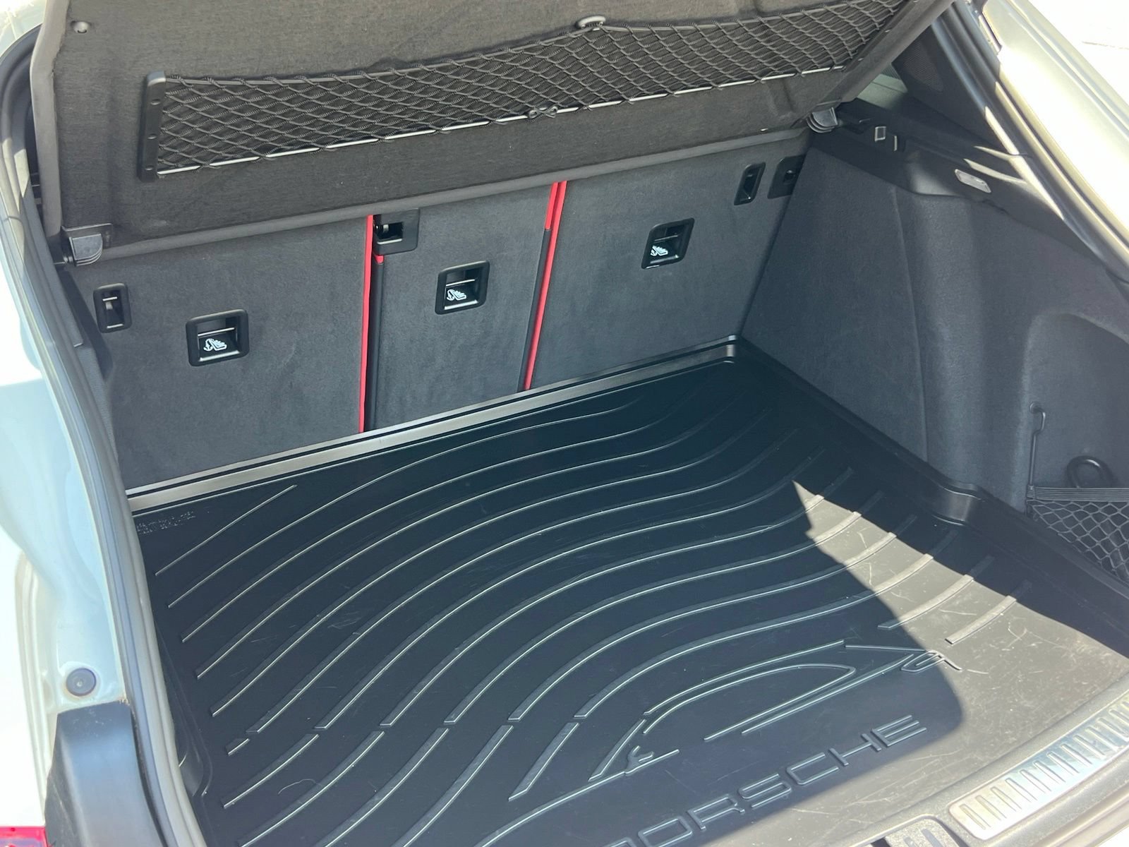Certified 2015 Porsche Macan Turbo AWD/4WD image 21