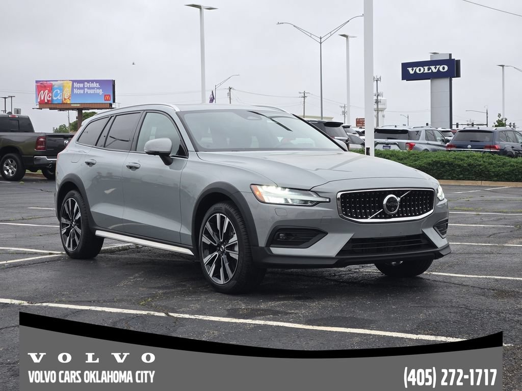 Certified 2025 Volvo V60 B5 Cross Country Ultra AWD/4WD video 2