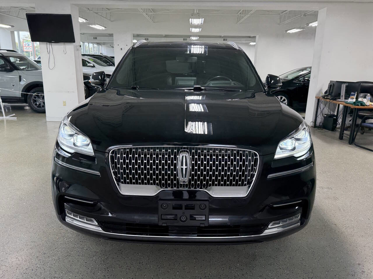 Used 2020 Lincoln Aviator Reserve w/ Equipment Group 202A image 1
