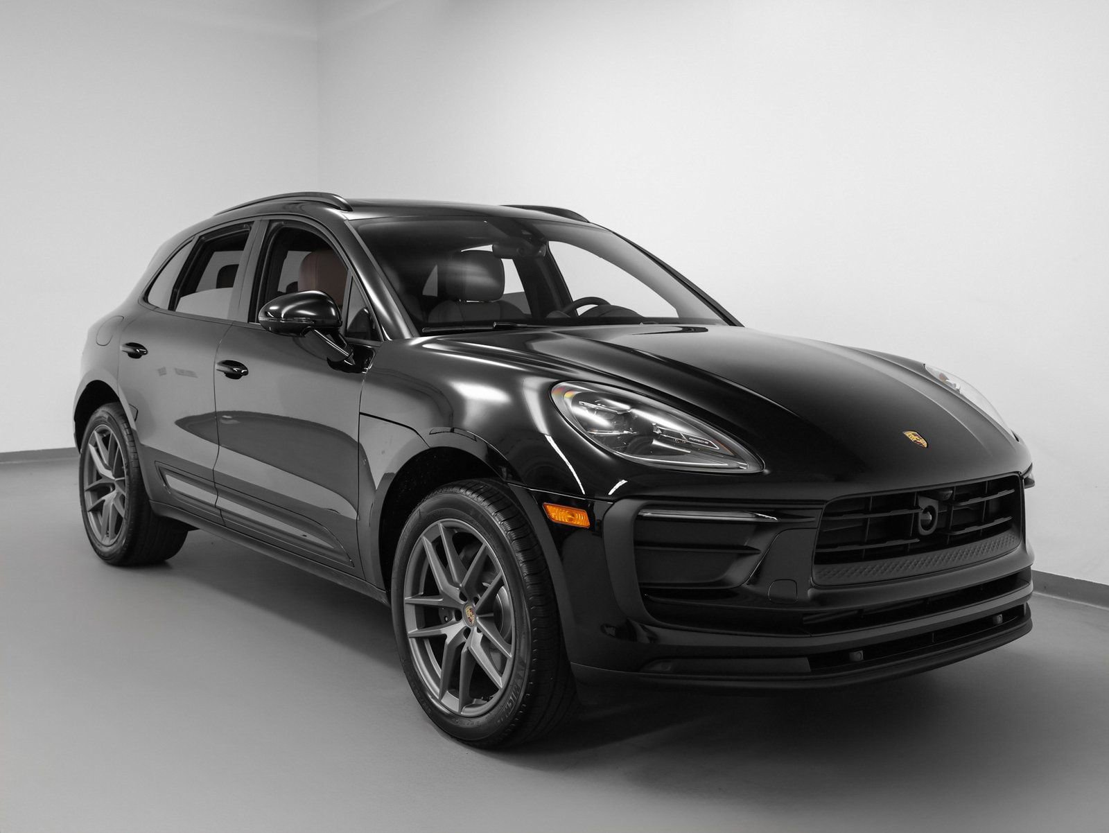 Certified 2026 Porsche Macan AWD/4WD image 10