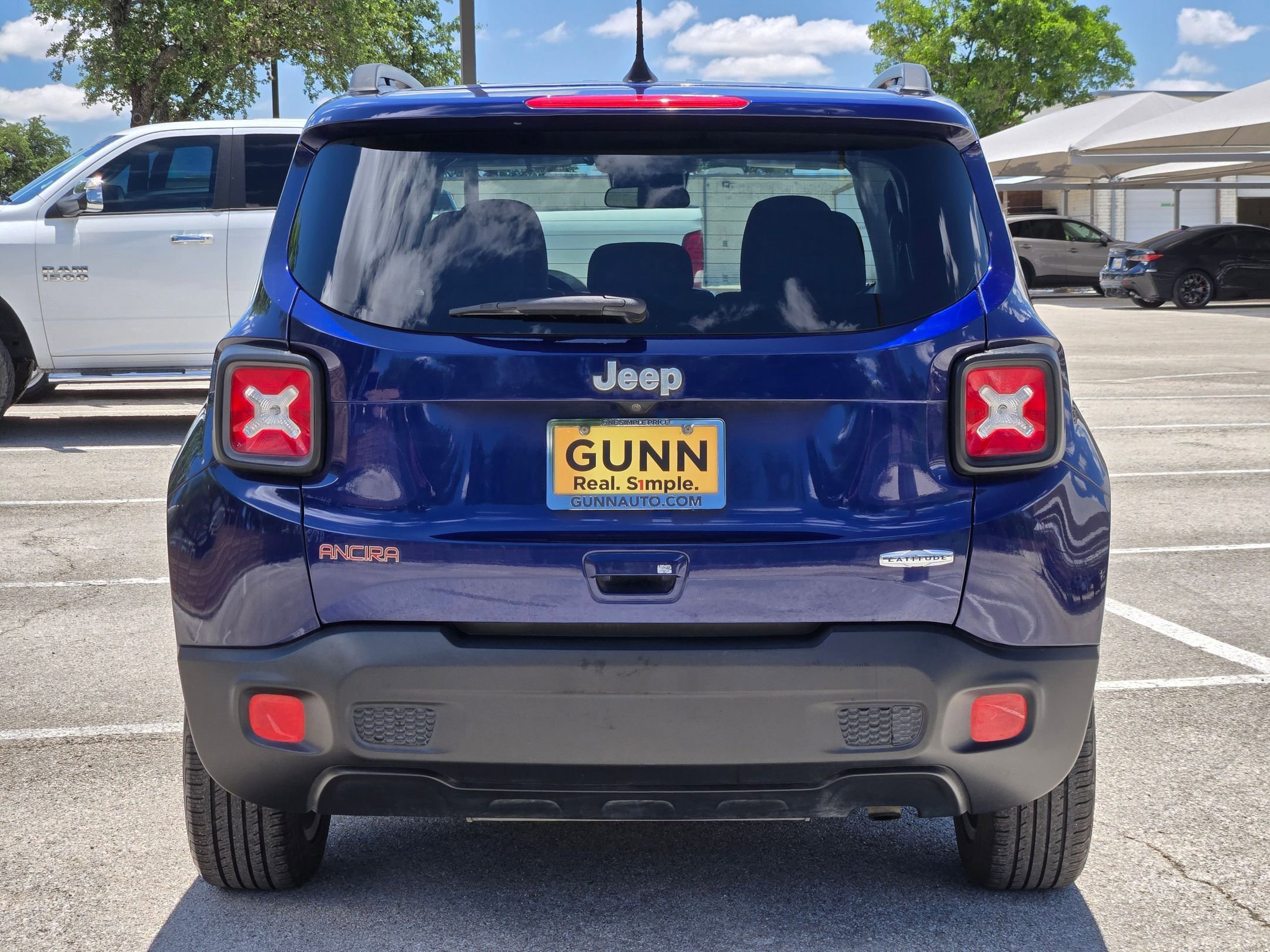 Used 2018 Jeep Renegade Latitude FWD image 5