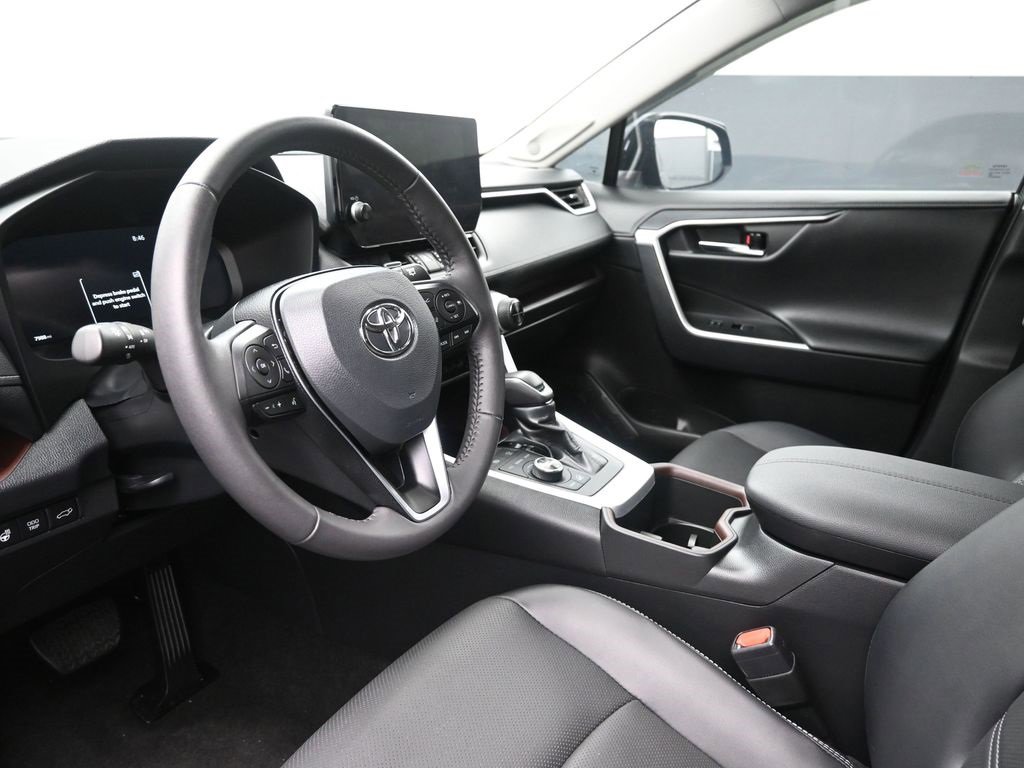 Used 2024 Toyota RAV4 Limited image 18