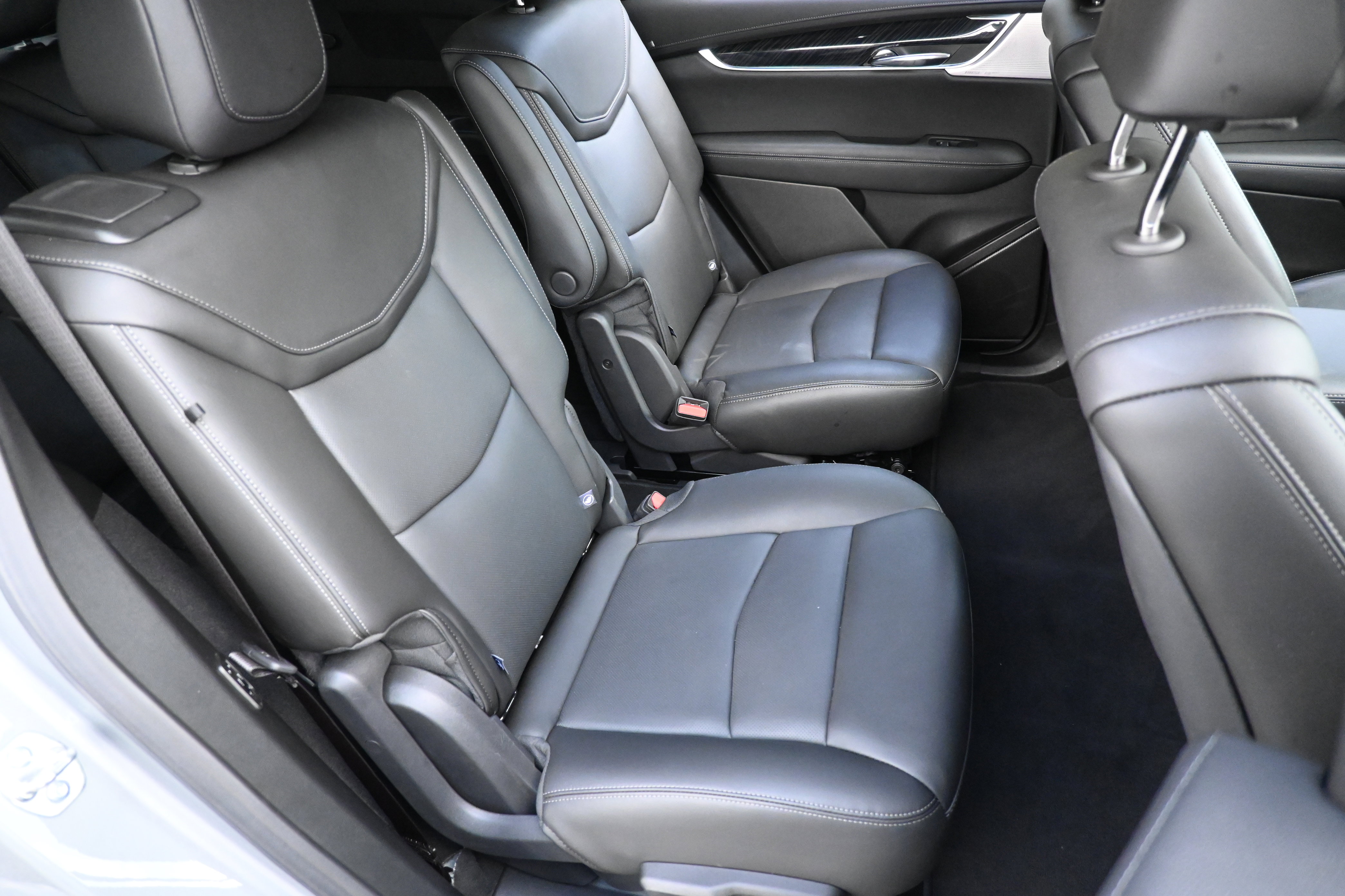 Used 2025 Cadillac XT6 Premium Luxury image 24