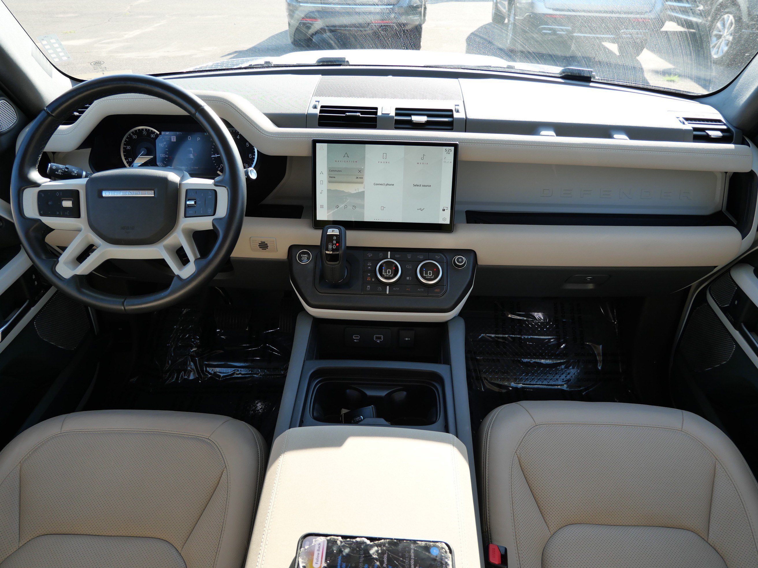 Used 2023 Land Rover Defender 130 SE AWD/4WD image 10