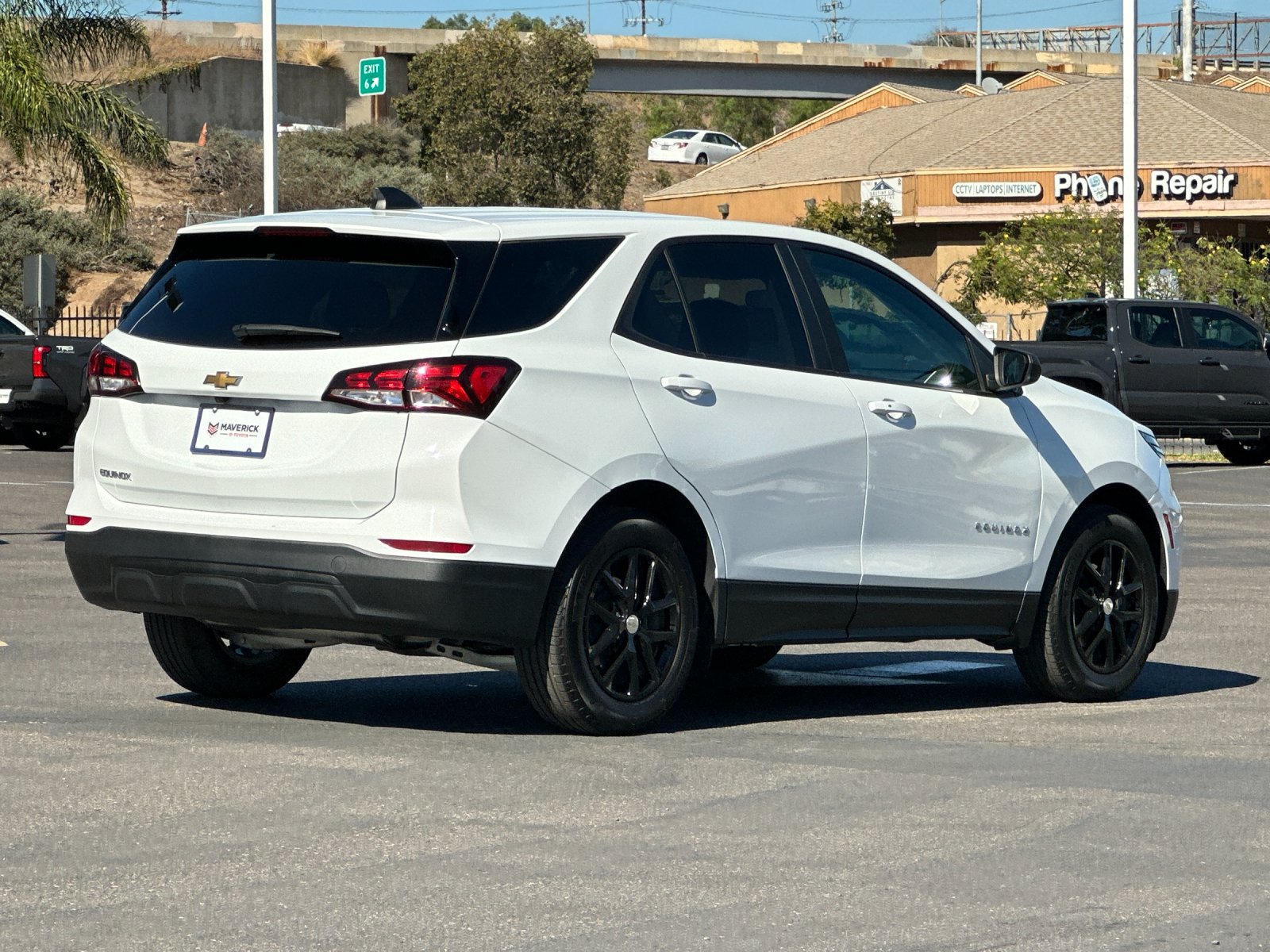 Used 2022 Chevrolet Equinox LS w/ LS Convenience Package FWD image 5