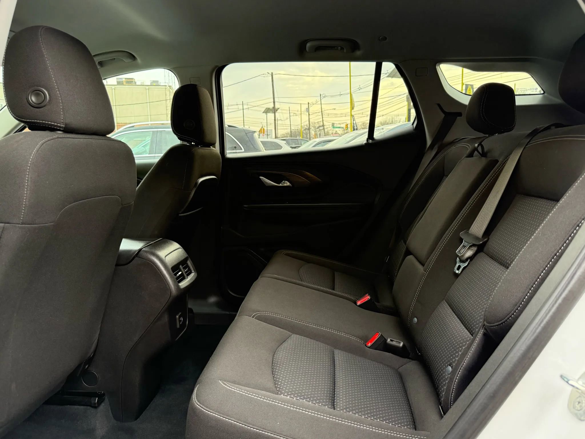 Used 2022 GMC Terrain SLE image 27