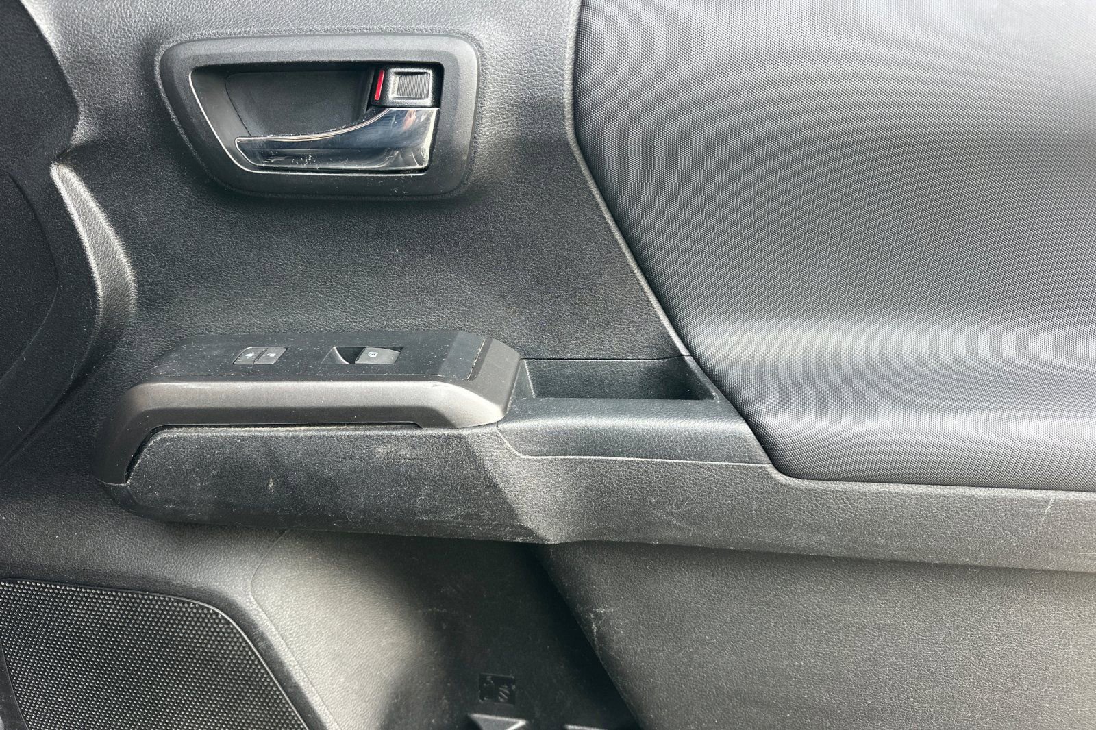 Used 2022 Toyota Tacoma TRD Sport w/ TRD Premium Sport Package image 21