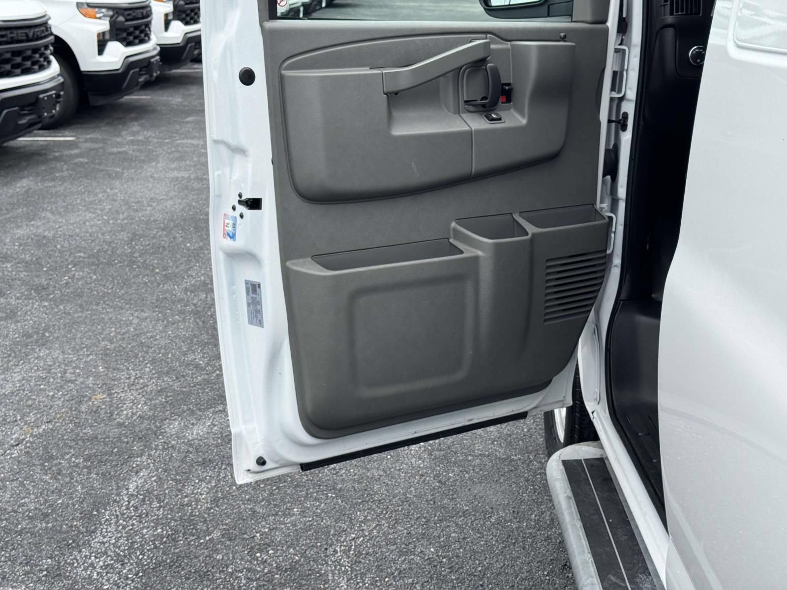 Used 2025 Chevrolet Express 2500 w/ Driver Convenience Package RWD image 18