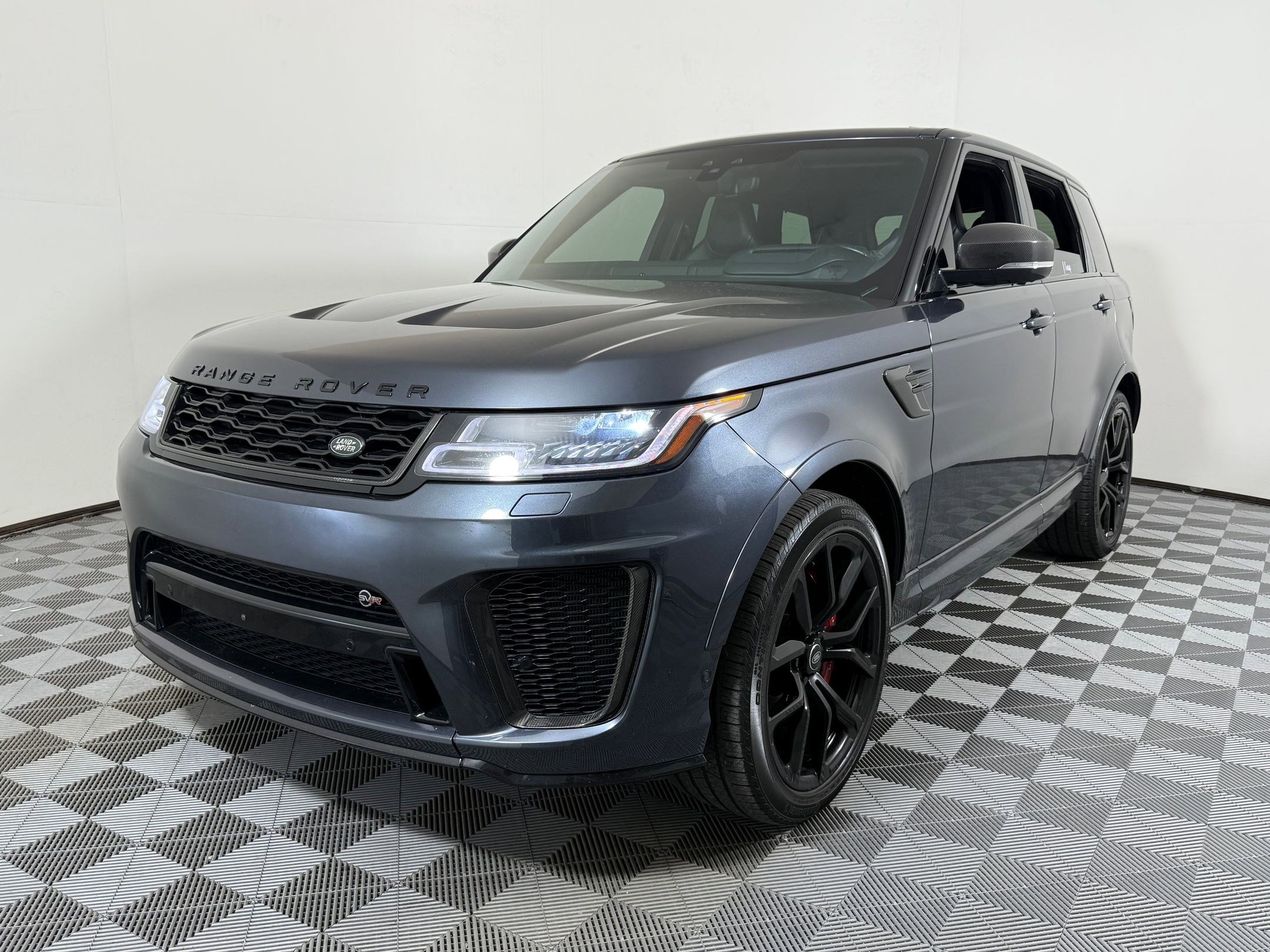 Used 2020 Land Rover Range Rover Sport SVR AWD/4WD image 1