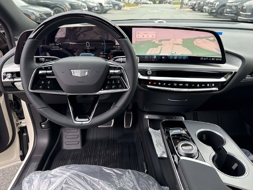 New 2027 Cadillac Lyriq Sport w/ LPO, Floor Liner Package AWD/4WD image 10