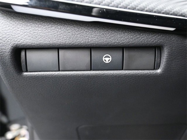 Used 2025 Nissan Kicks SR image 19