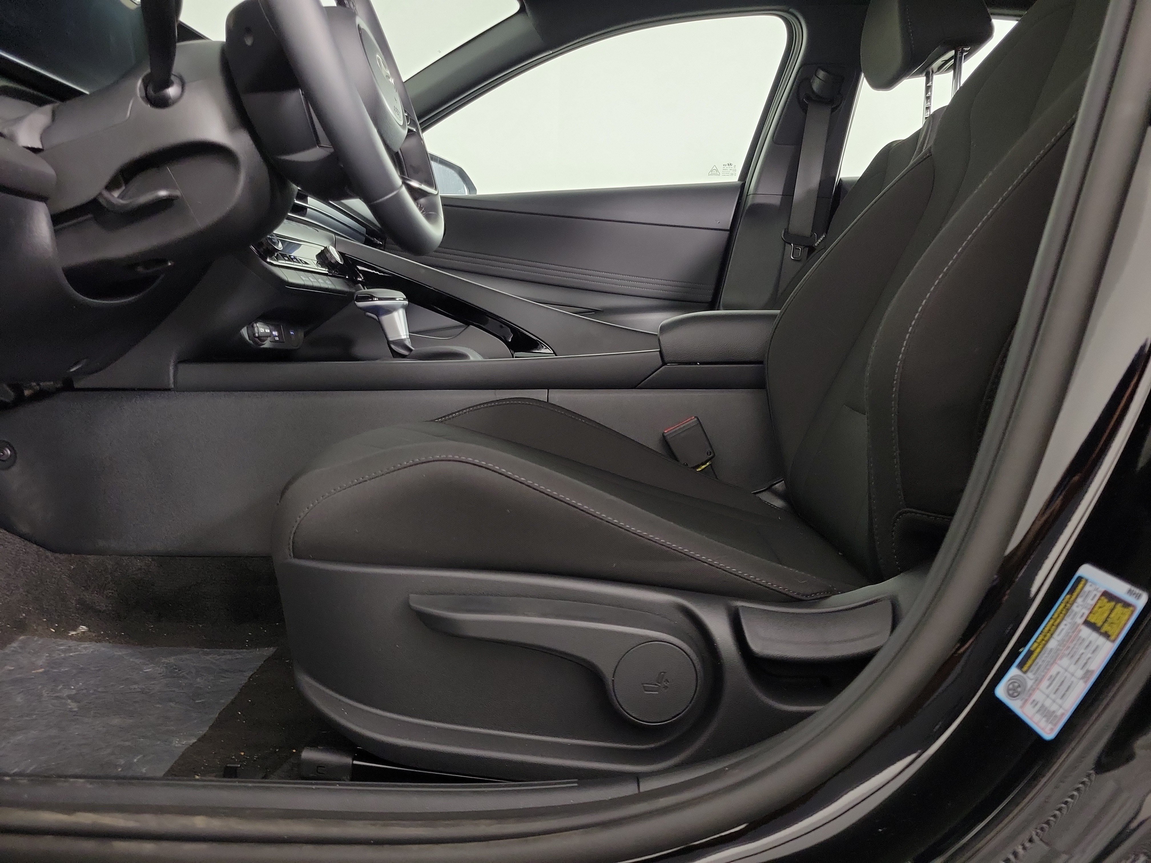 New 2026 Hyundai Elantra SEL FWD image 25