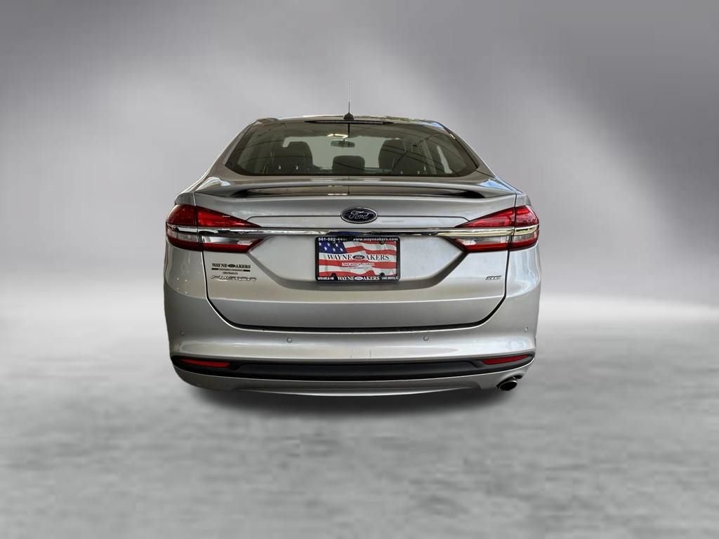 Used 2017 Ford Fusion SE w/ Equipment Group 201A FWD image 5