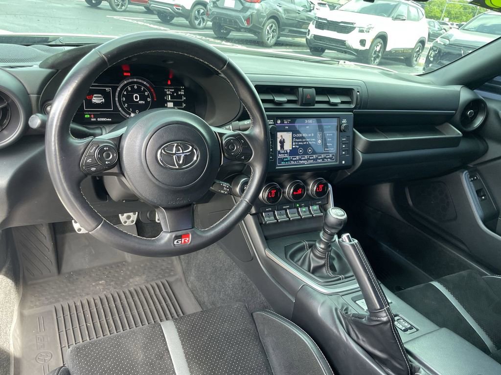 Used 2022 Toyota GR86 Premium w/ ALL Weather Mat Package (TMS) RWD image 10