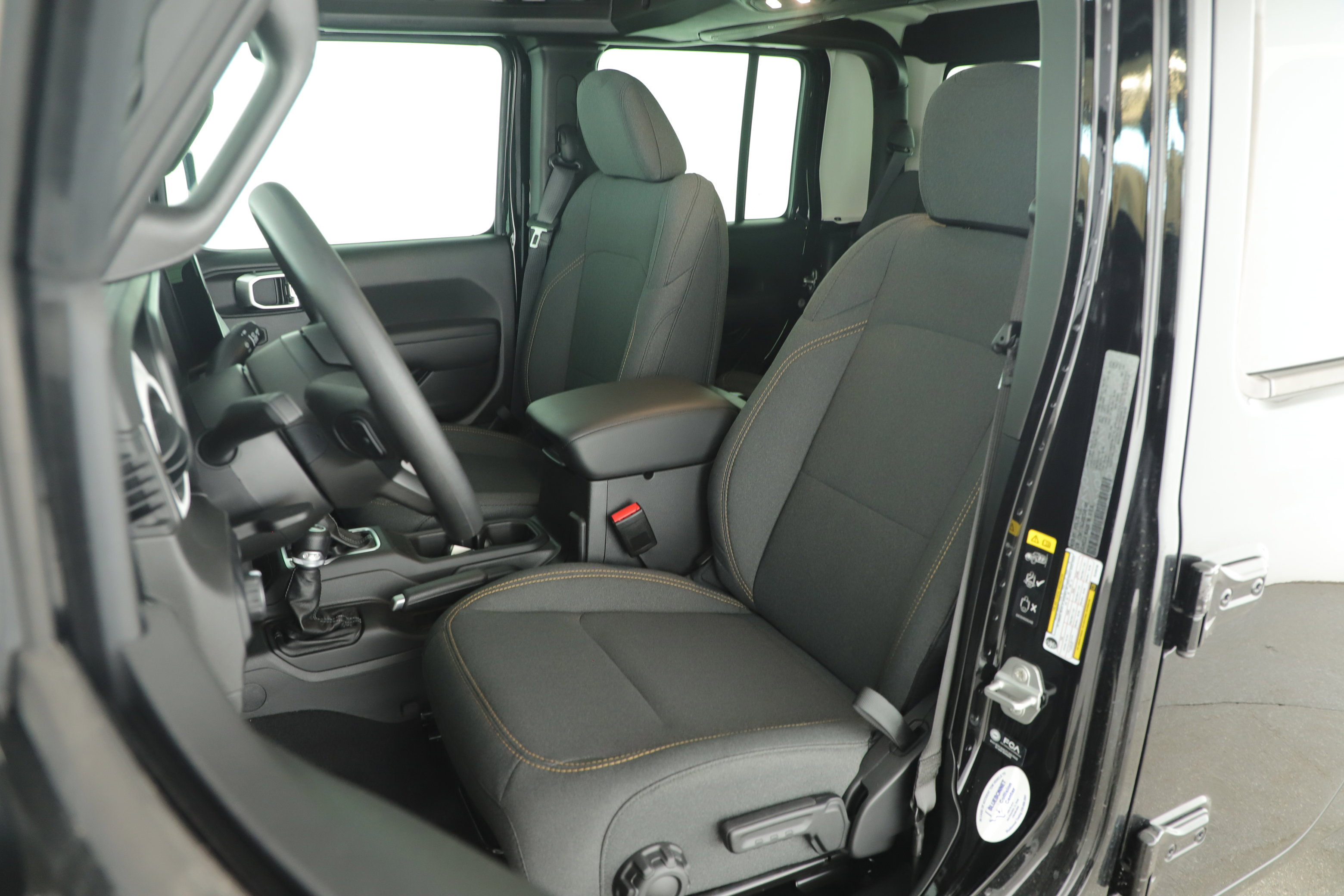 New 2025 Jeep Gladiator Sport image 11