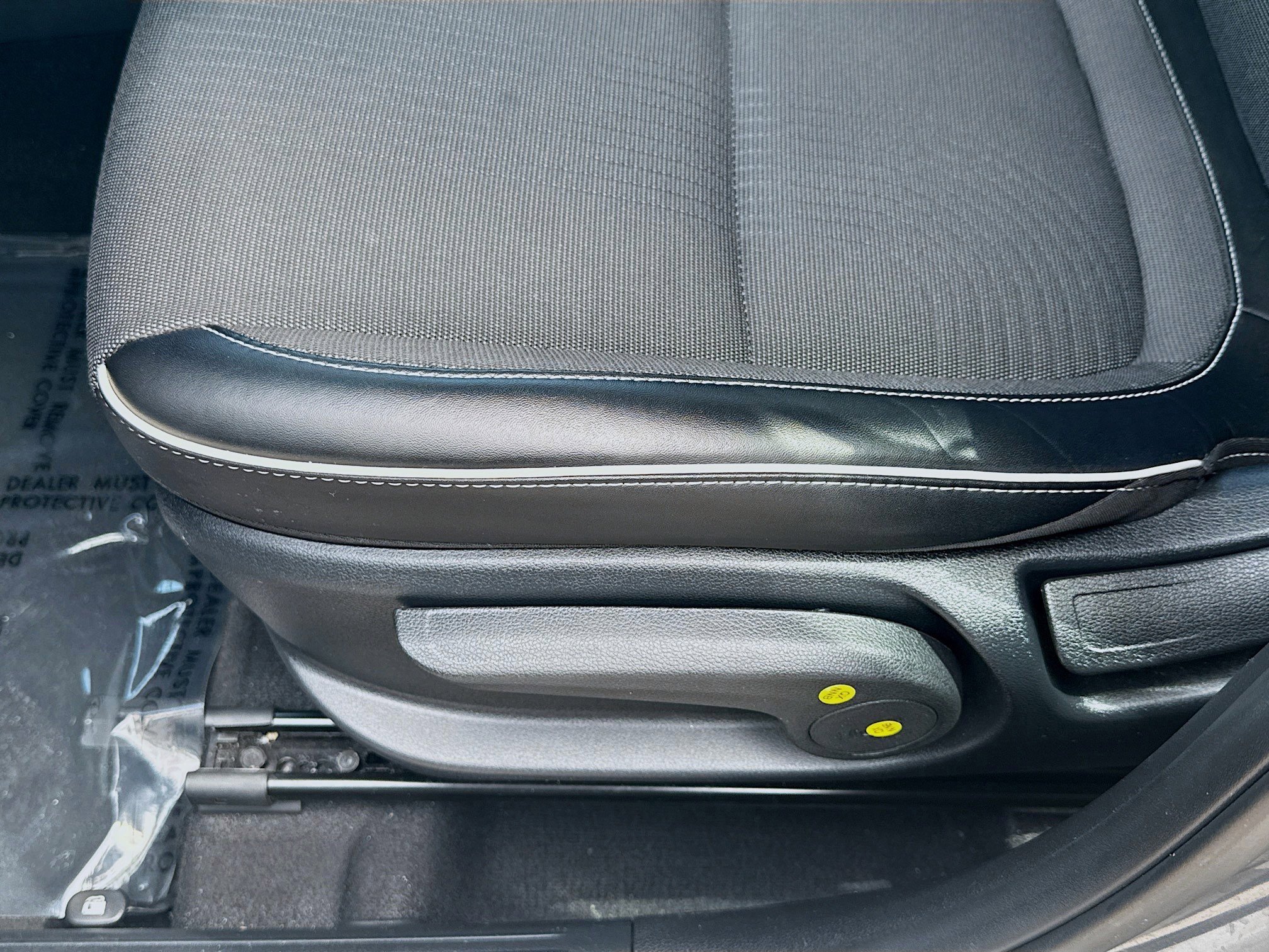 Used 2023 Hyundai Venue Limited w/ Cargo Package FWD image 9