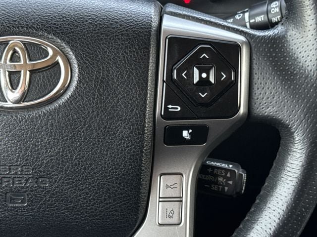 Used 2022 Toyota 4Runner SR5 Premium w/ Moonroof Package AWD/4WD image 15