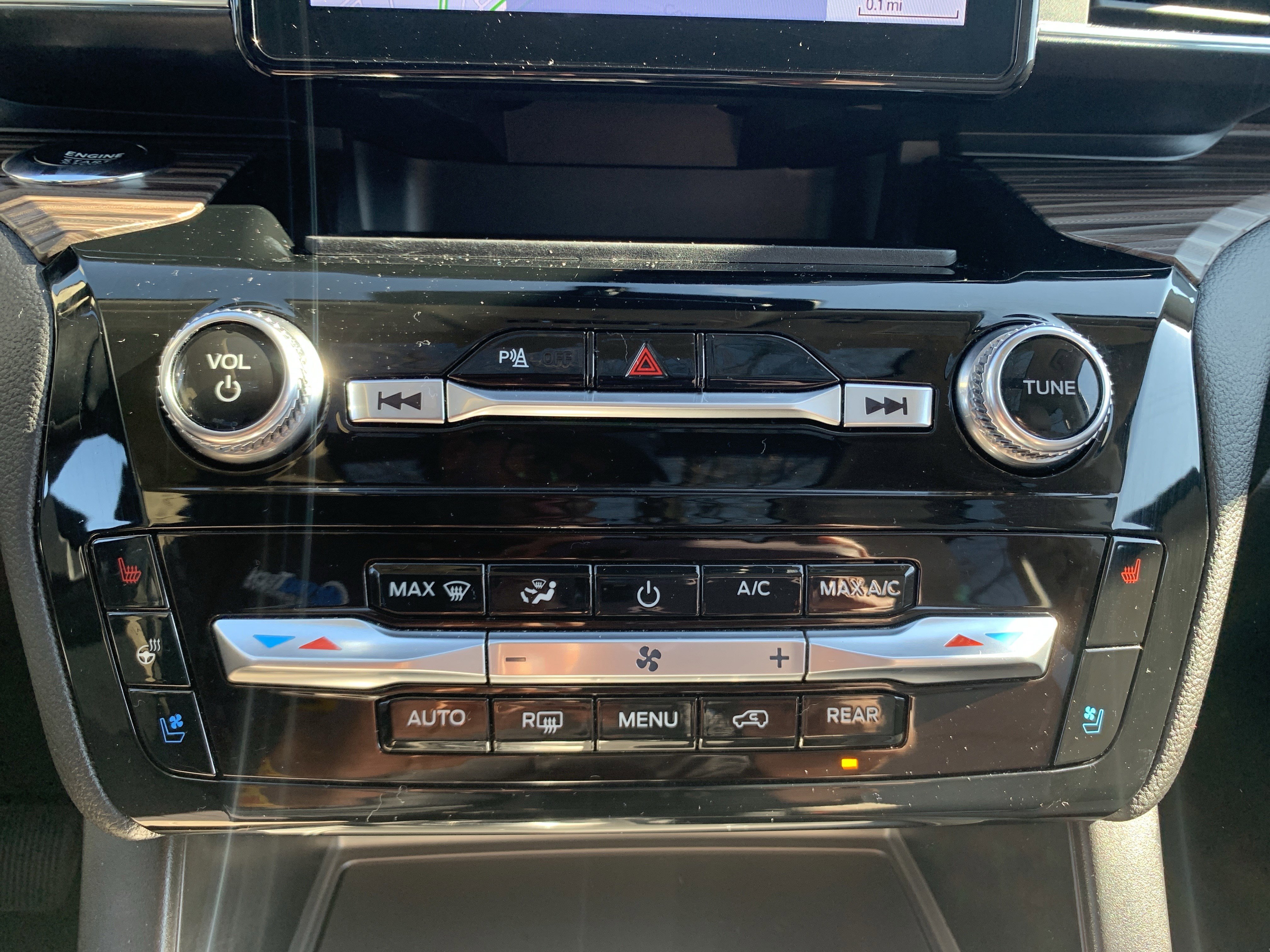 Used 2023 Ford Explorer Limited w/ Equipment Group 301A image 29